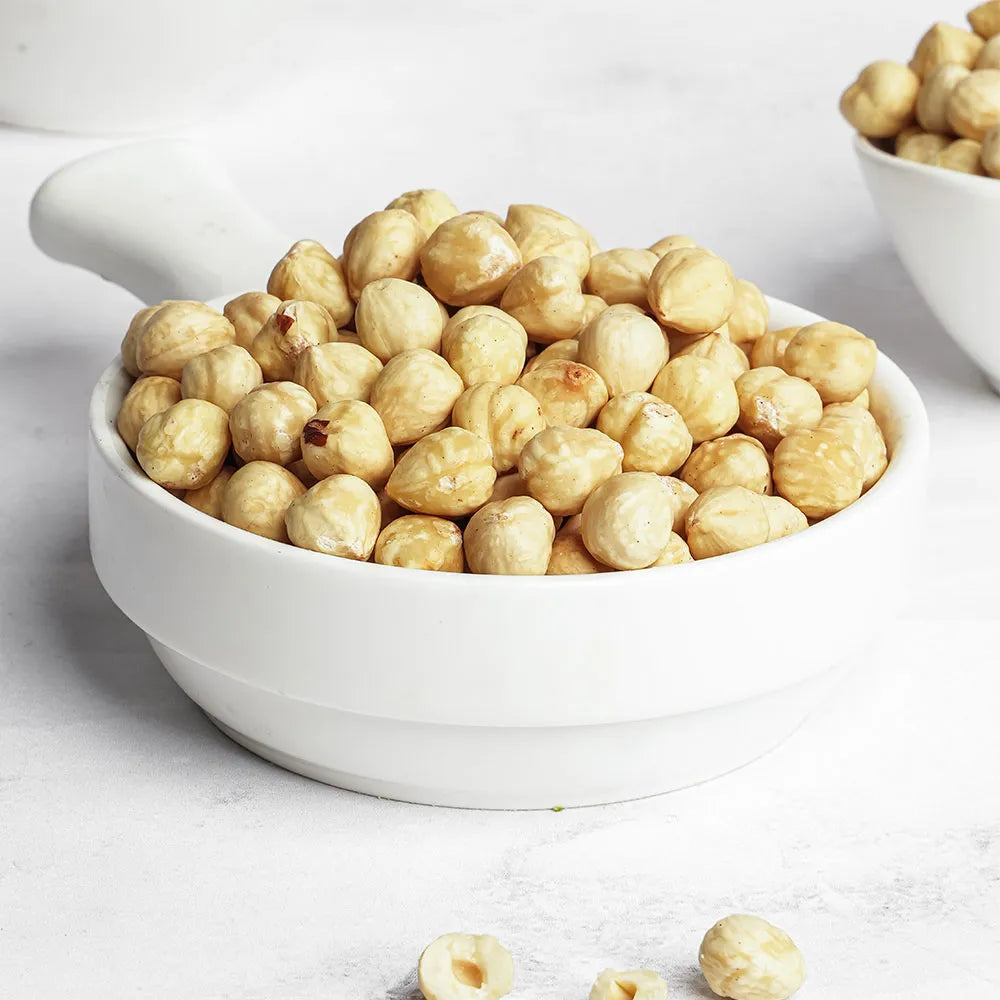 Hazelnuts without shell